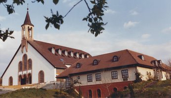 Pécs-Kertváros templom